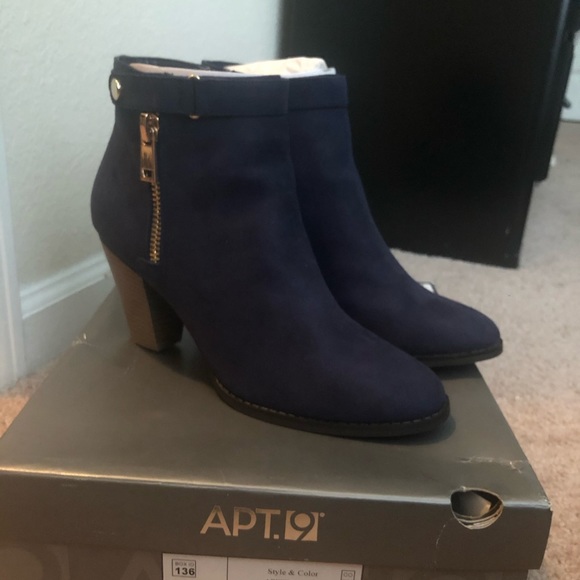 Shoes - Picture 1 of 3